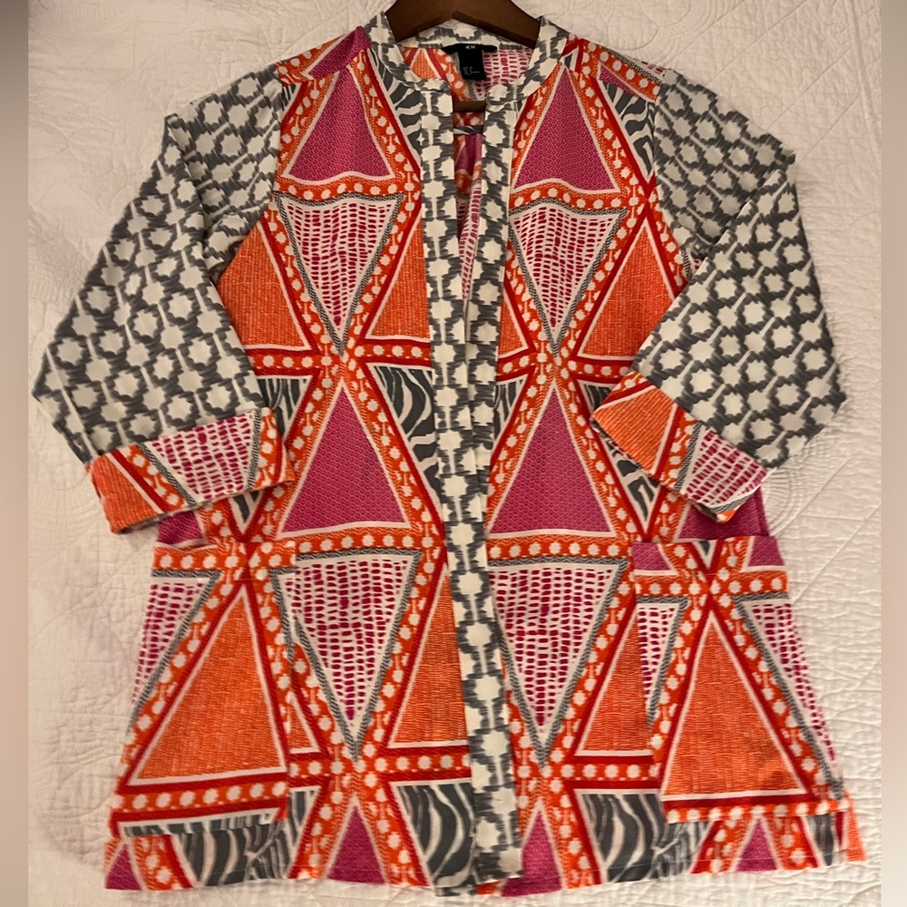 Geometric Patterned Tunic - Picture 10 of 10
